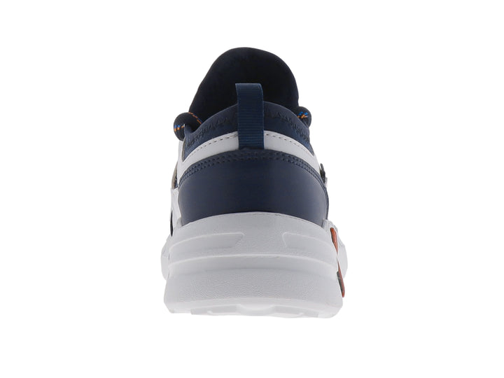 Zapatos deportivos para niño marca YUYIN en colores azul marino, blanco y detalles naranja con suela blanca robusta.