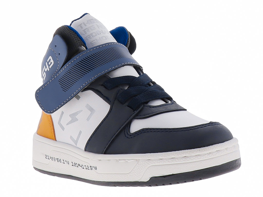 Tenis infantiles de bota alta en colores blanco y azul marino con correa ajustable y detalles naranjas.