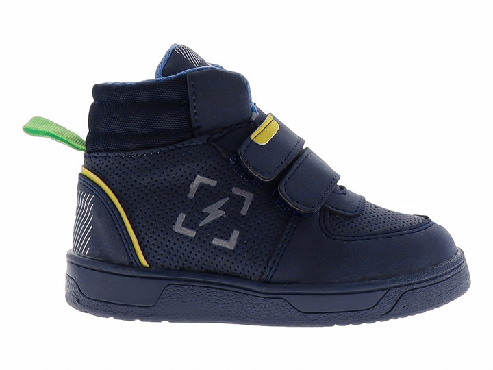 Tenis deportivos para niño en color azul marino con cierres de velcro y detalles en gris y amarillo.