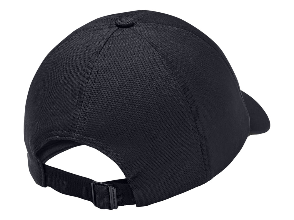 Gorra deportiva Under Armour de color negro con logotipo bordado en el centro y visera curva.