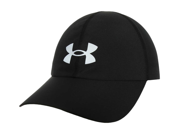 Gorra deportiva Under Armour de color negro con logotipo blanco en el frente y visera curva.