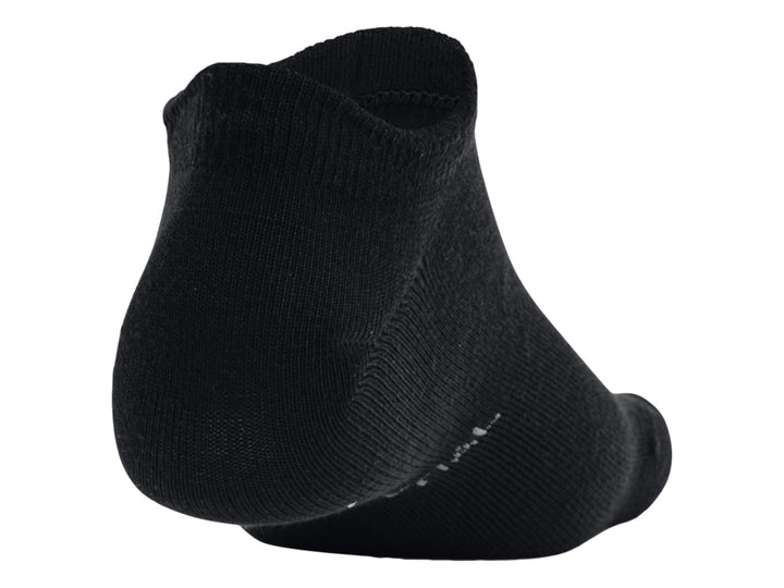 Paquete de 6 pares de calcetines Under Armour Essential No Show en color negro con logotipo gris.