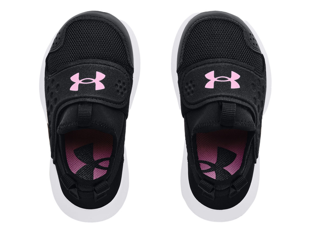 Tenis deportivos Under Armour color negro con suela blanca y diseño slip-on.