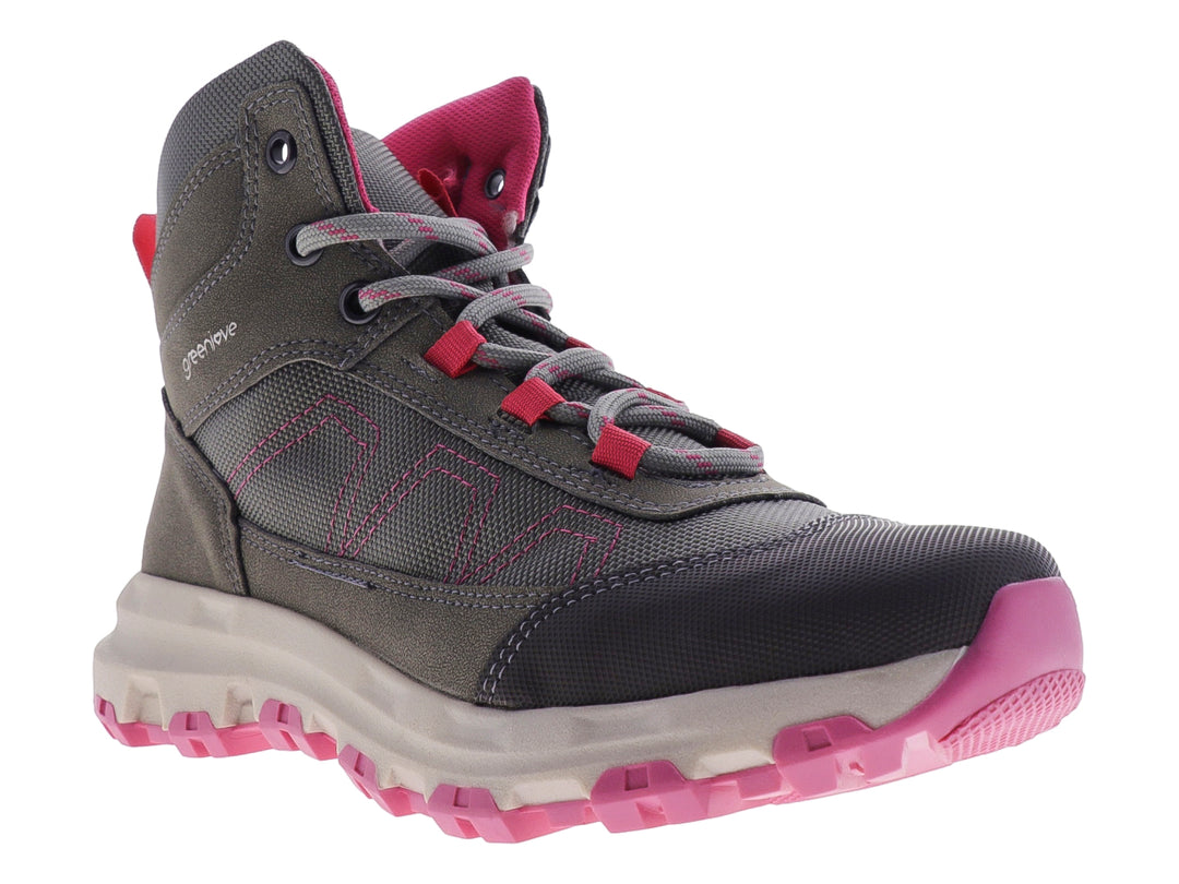 Botas deportivas Green Love en color gris con detalles y suela en rosa, diseñadas para senderismo.