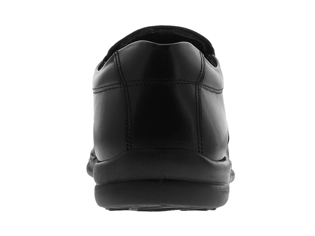 Zapato casual slip-on para hombre en color negro con acabado liso y suela cómoda.