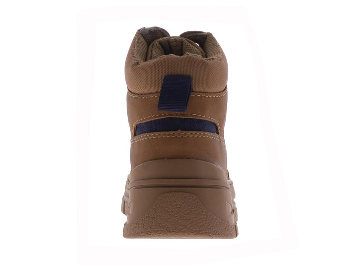 Botín infantil color camel con suela gruesa y detalles en azul marino.