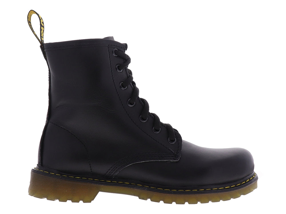 Botas Marco Delli modelo Montana en color negro de cuero liso con agujetas y suela robusta.