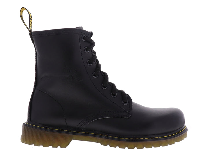 Botas Marco Delli modelo Montana en color negro de cuero liso con agujetas y suela robusta.