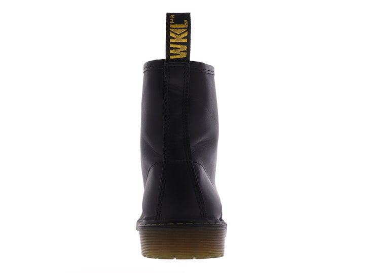 Botas Marco Delli modelo Montana en color negro de cuero liso con agujetas y suela robusta.