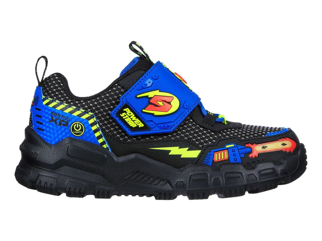 Tenis deportivos SKECHERS para niño en color negro y azul con detalles en amarillo lima y naranja.
