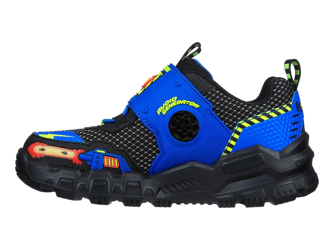 Tenis deportivos SKECHERS para niño en color negro y azul con detalles en amarillo lima y naranja.