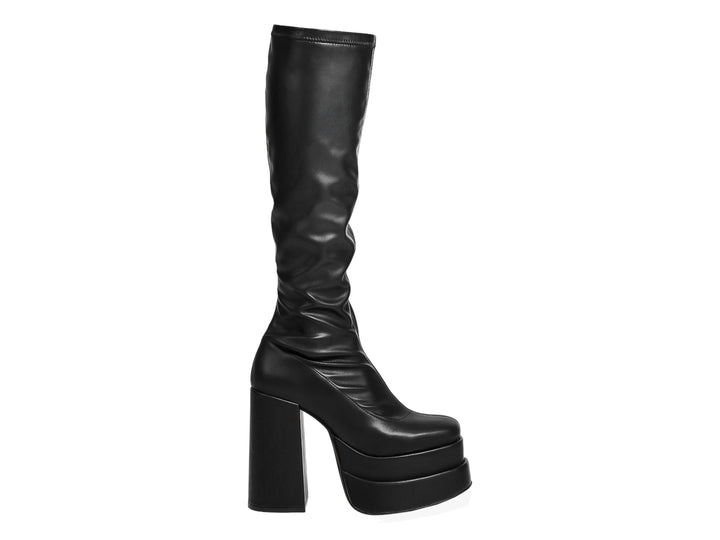 Botas altas negras con plataforma y tacón grueso sobre fondo blanco.