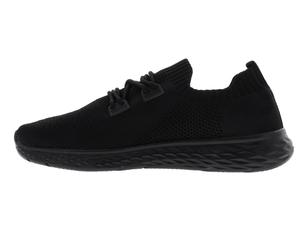 Tenis de baloncesto color negro con tejido transpirable y suela texturizada.