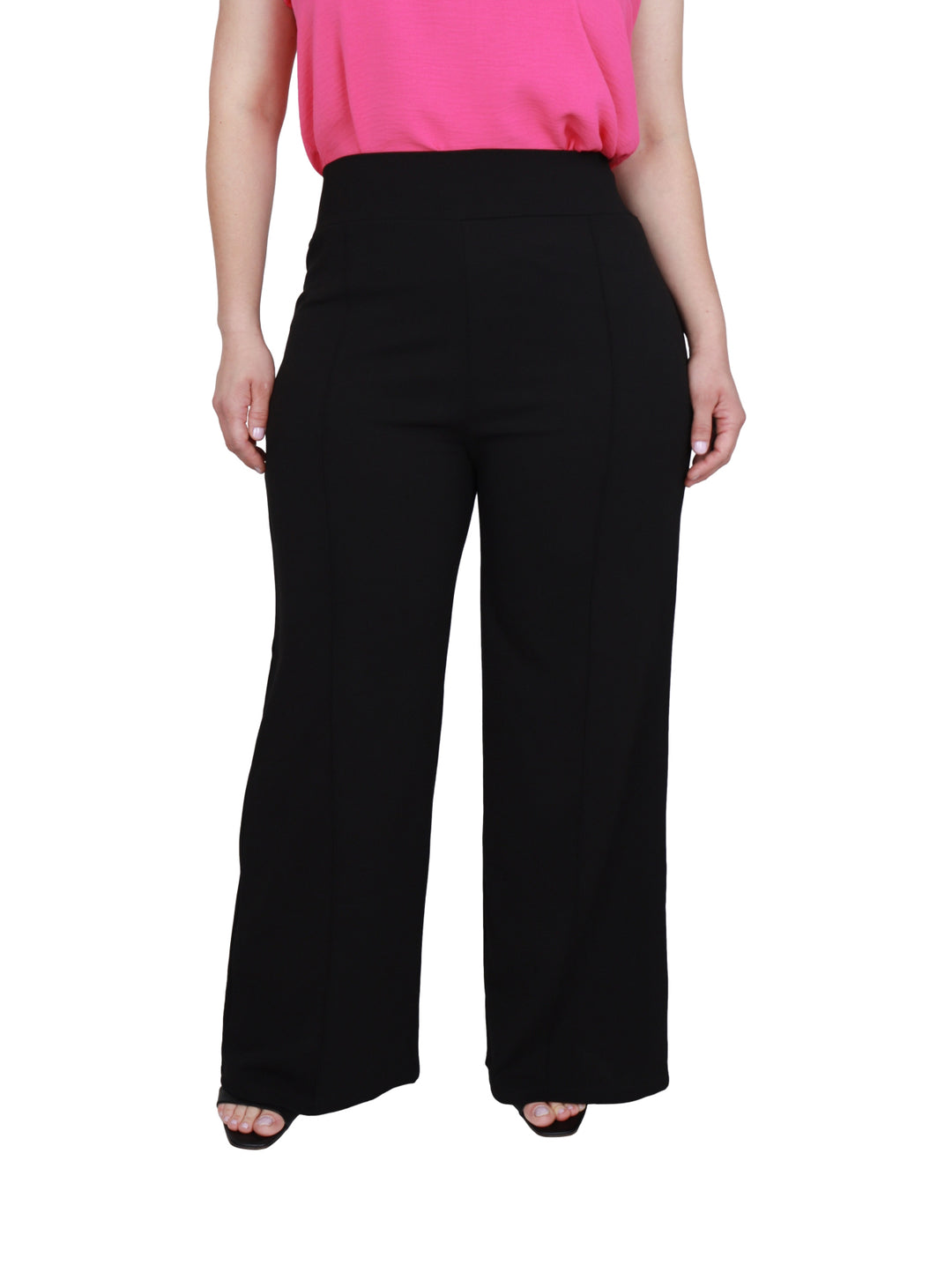 Pantalón recto de maternidad color negro con cintura alta.