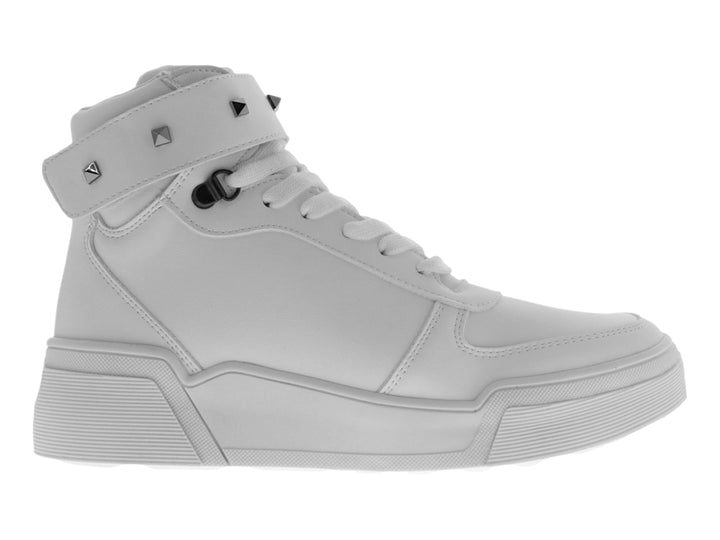 Tenis botín color blanco para niño o niña con correa decorativa de tachuelas y suela ancha.