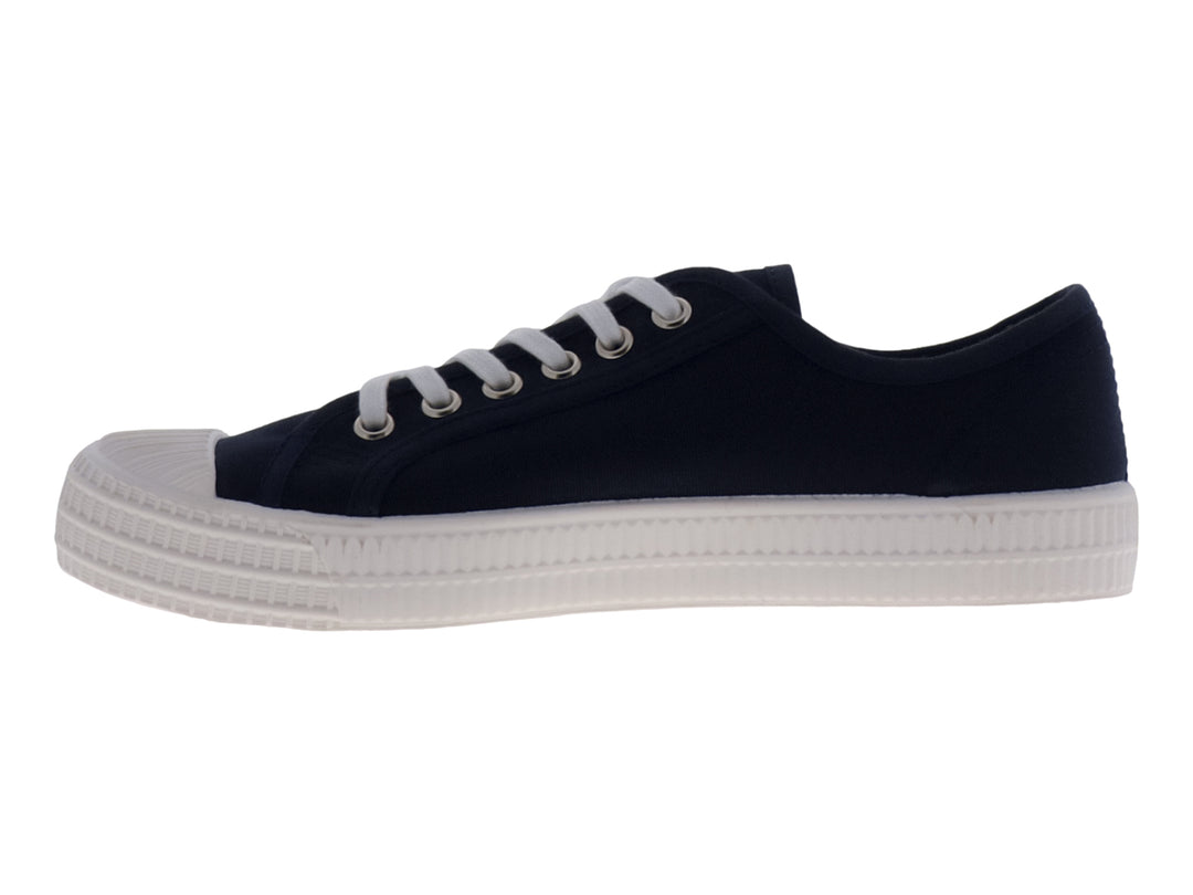 Tenis casuales para niño en color azul marino con suela y cordones blancos.