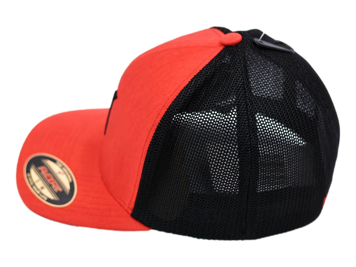 Gorra Hurley roja con malla trasera negra y logotipo frontal negro.