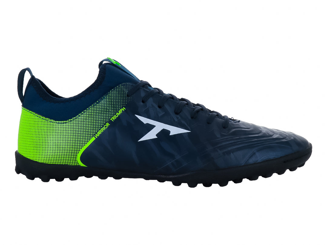 Zapato de fútbol Leon Trucco color marino con detalles en verde neón y suela para turf.