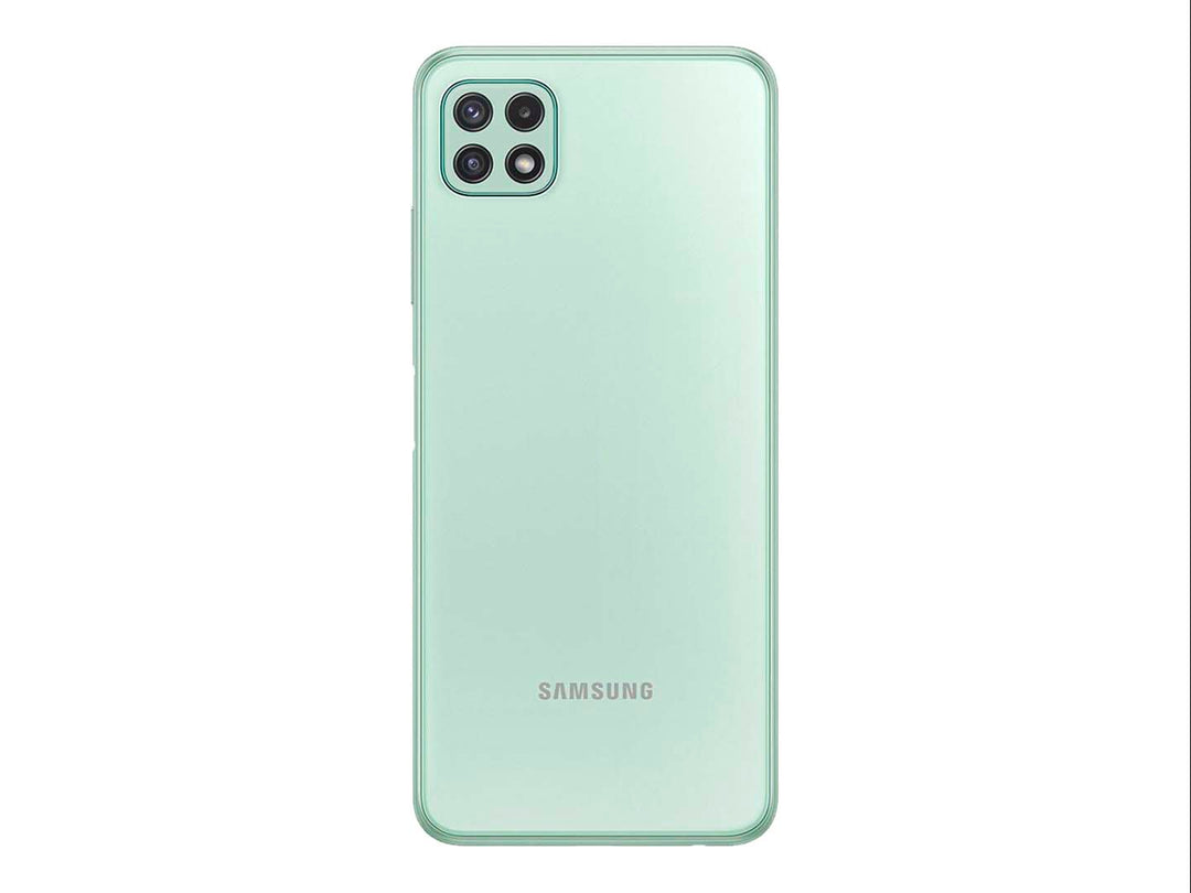 Teléfono inteligente Samsung Galaxy A22 en color verde, vista frontal y trasera sobre fondo blanco.