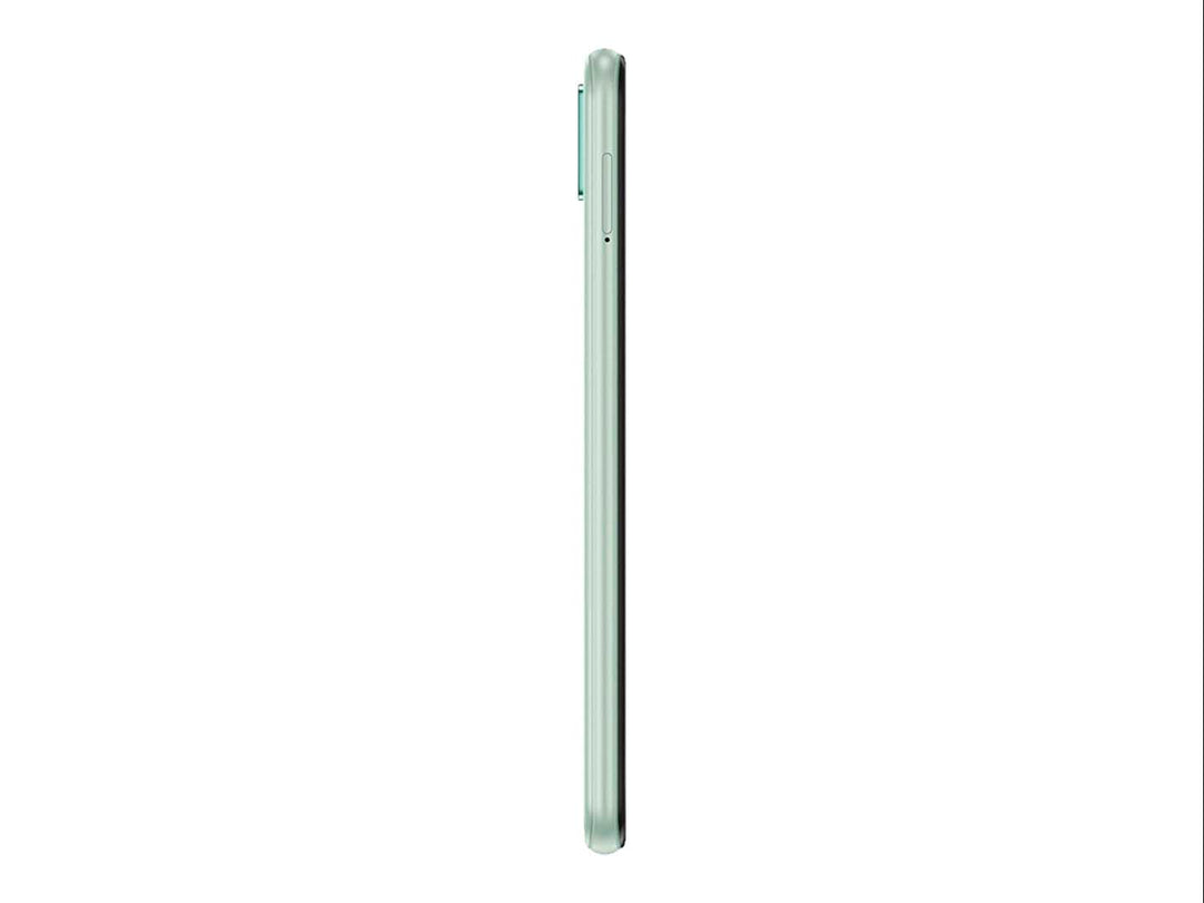 Teléfono inteligente Samsung Galaxy A22 en color verde, vista frontal y trasera sobre fondo blanco.