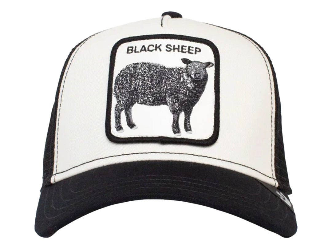 Gorra Goorin Bros blanco y negro con parche frontal de oveja negra y texto BLACK SHEEP.