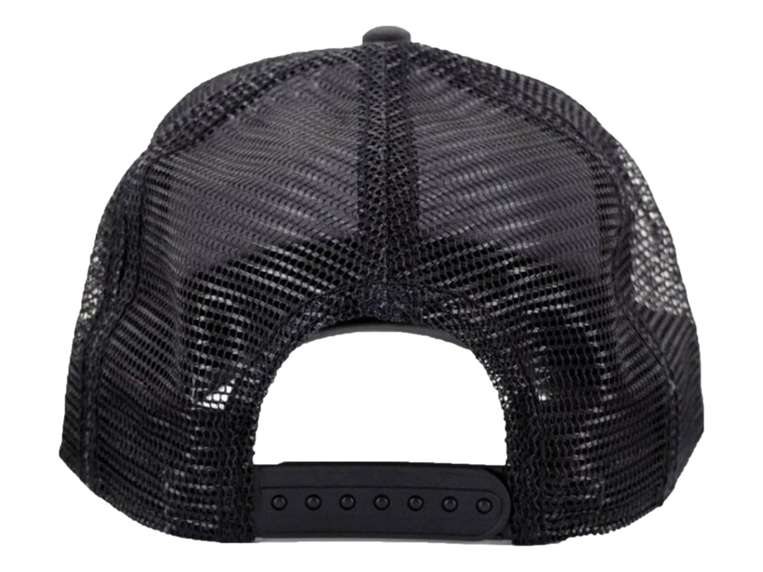 Gorra Goorin Bros blanco y negro con parche frontal de oveja negra y texto BLACK SHEEP.