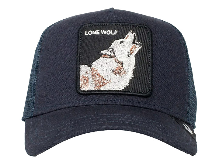 Gorra Goorin Bros color azul marino con parche frontal de un lobo y parte posterior de malla.