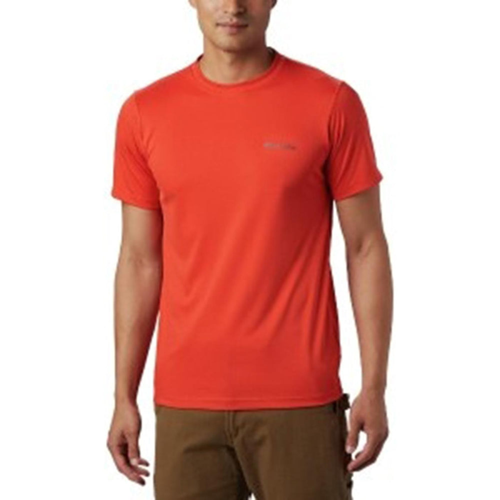 Camiseta de manga corta color naranja marca Columbia con cuello redondo y logotipo en el pecho.