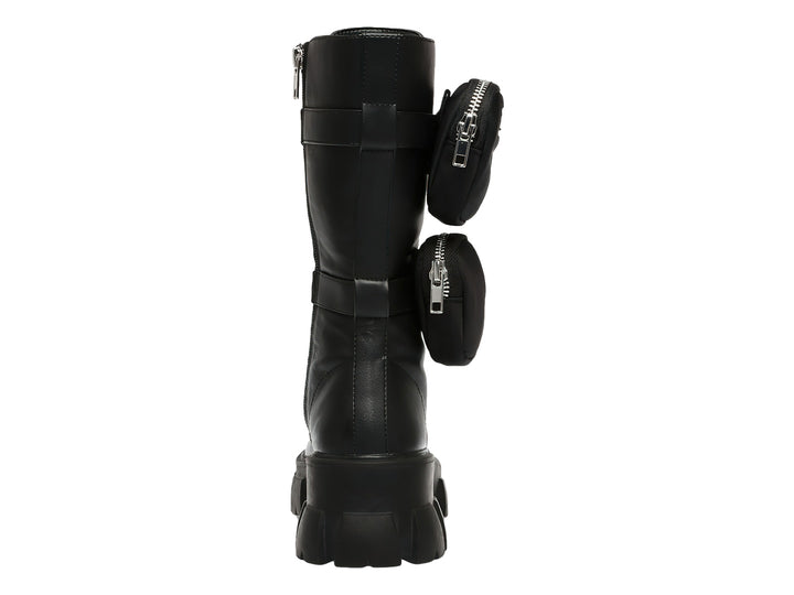 Bota negra de caña alta Steve Madden con suela track, cordones y bolsillos laterales.