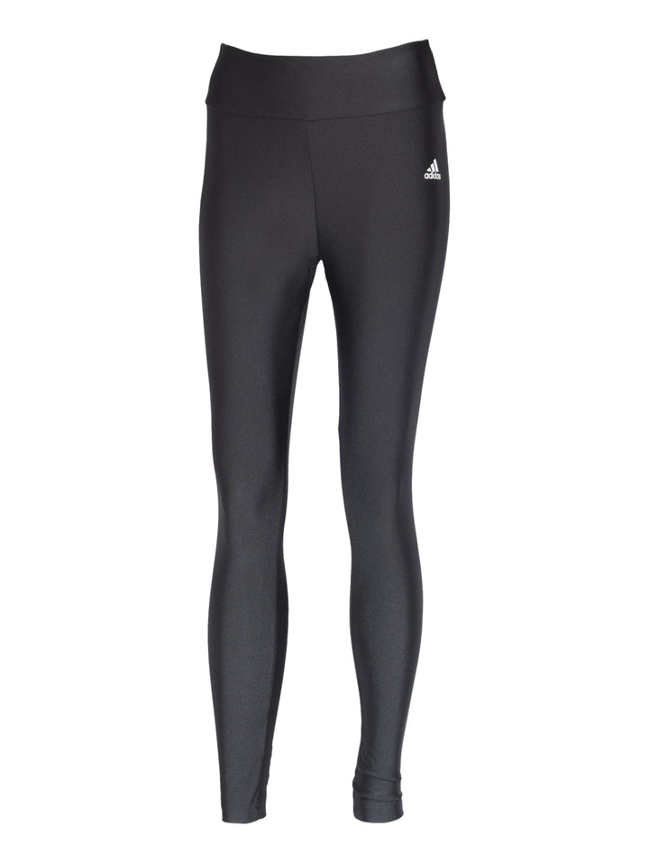 Leggings deportivos Adidas color negro con logotipo blanco en la cadera, diseño ajustado y cintura elástica.