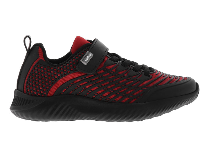 Tenis deportivo infantil en colores rojo y negro con cierre de velcro y agujetas.