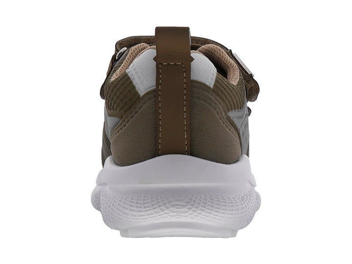 Zapato deportivo para niño en color verde con suela blanca y cierre de velcro.