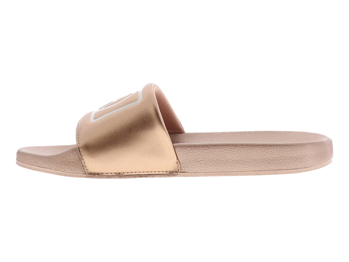 Sandalia tipo slide Tommy Hilfiger en color rosegold con acabado brillante y logo frontal.