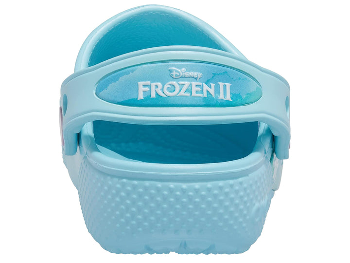 Zuecos Crocs color azul claro con estampado de Anna y Elsa de Frozen II para niños.