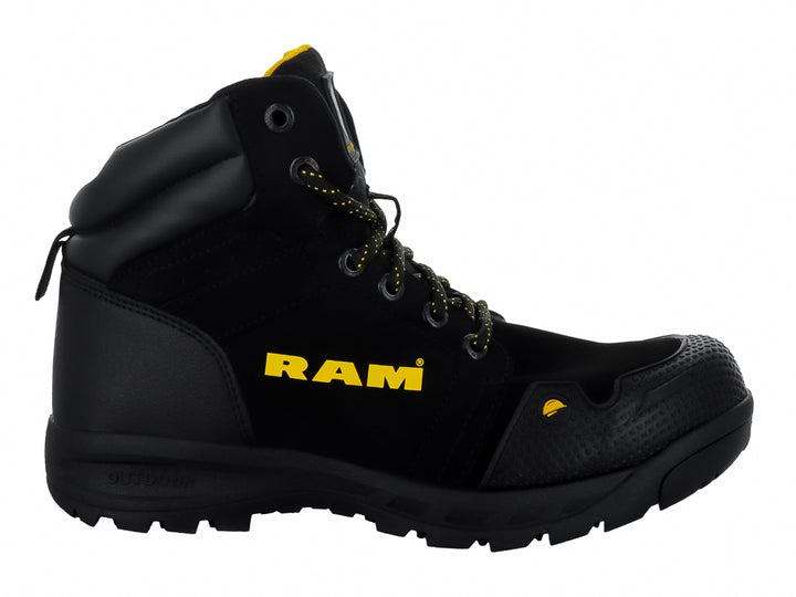 Bota deportiva RAM R253 en color negro con detalles y logotipo en amarillo, diseño outdoor resistente.