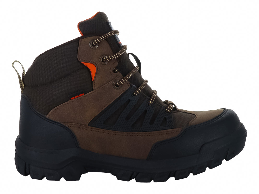 Bota color café con suela negra y detalles en naranja, diseño robusto.