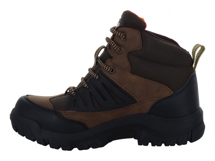 Bota color café con suela negra y detalles en naranja, diseño robusto.