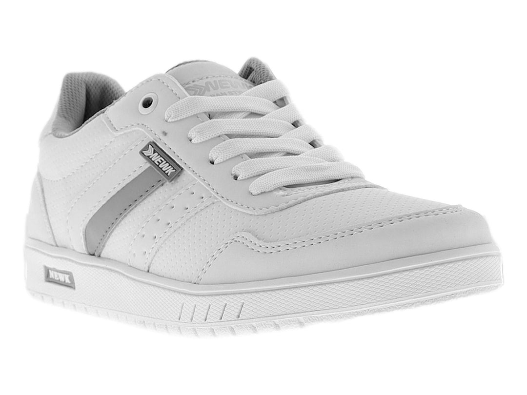 Tenis blancos NEWK para Niño con detalles en gris y suela blanca.