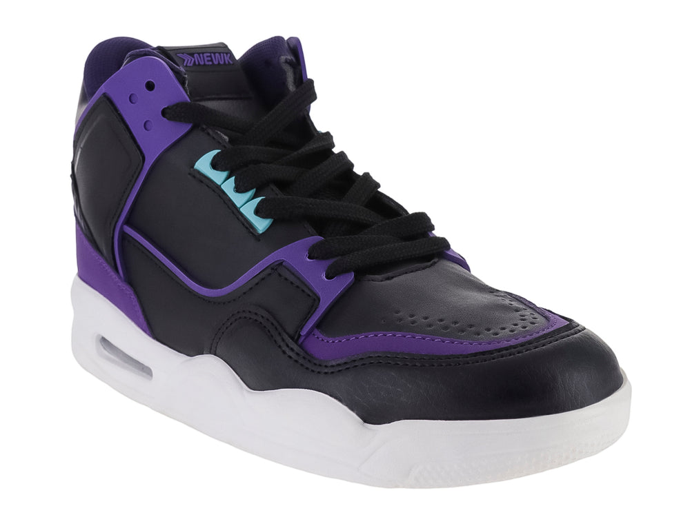Tenis deportivos marca NEWK en colores negro y morado con suela blanca y detalles en azul claro.