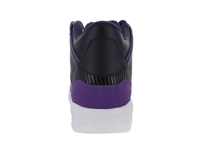Tenis deportivos marca NEWK en colores negro y morado con suela blanca y detalles en azul claro.