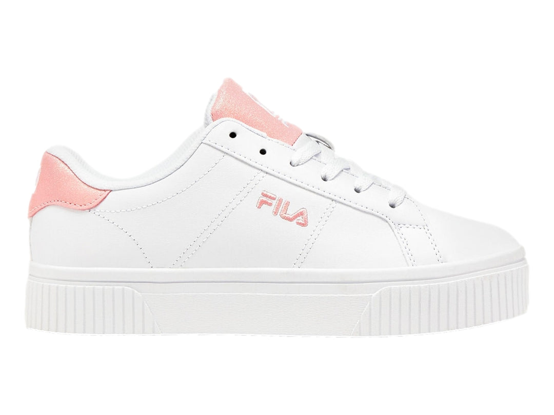 Tenis FILA blancos con detalles en rosa y suela de plataforma blanca.