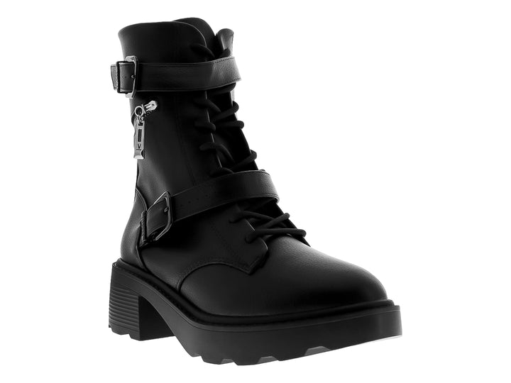 Botín negro para mujer con plataforma, agujetas y hebillas decorativas.