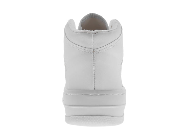 Tenis Vizzano color blanco con detalles dorados, diseño casual y suela plana sobre fondo blanco.