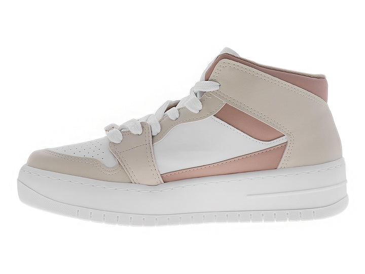 Tenis de caña alta en colores blanco, beige y rosa con suela blanca gruesa.