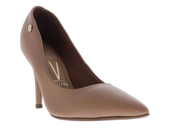 Zapato de tacón alto color nude marca Vizzano para mujer con punta cerrada y acabado mate.