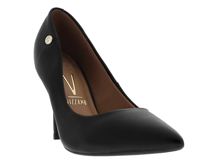 Zapato de tacón alto color negro con punta fina y acabado mate para mujer.