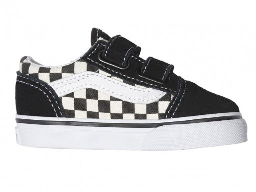 Tenis VANS Old Skool para niño con diseño de cuadros blanco y negro y cierre de velcro.