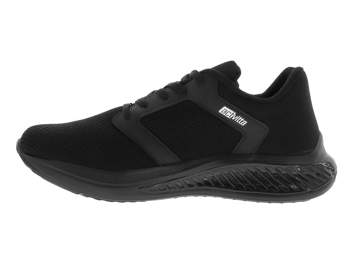 Tenis deportivos color negro con malla transpirable y suela texturizada.
