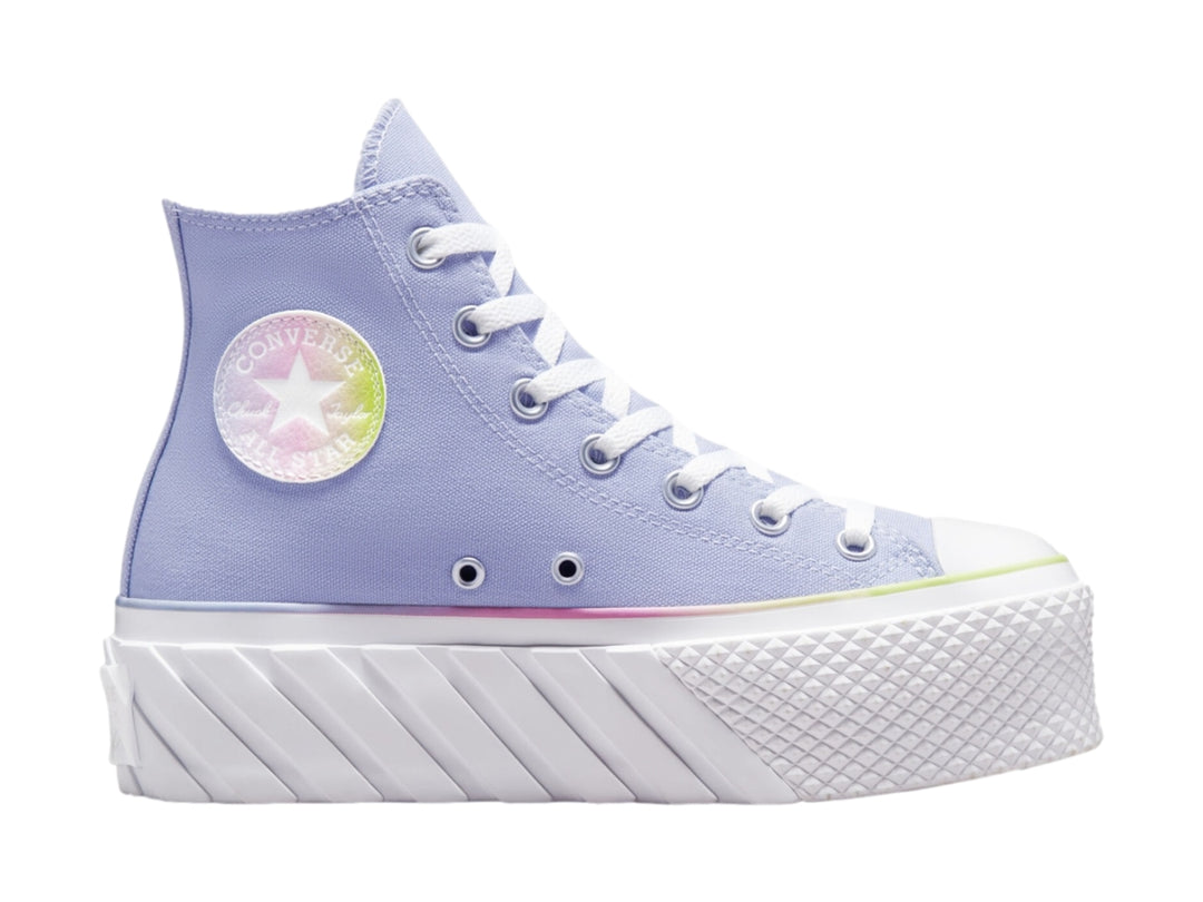 Tenis Converse Chuck Taylor All Star Lift 2X HI color morado claro con suela blanca de plataforma alta.