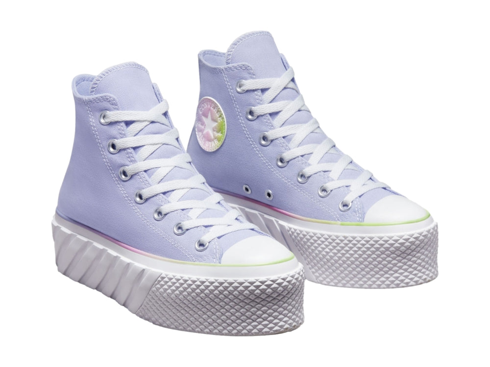 Tenis Converse Chuck Taylor All Star Lift 2X HI color morado claro con suela blanca de plataforma alta.